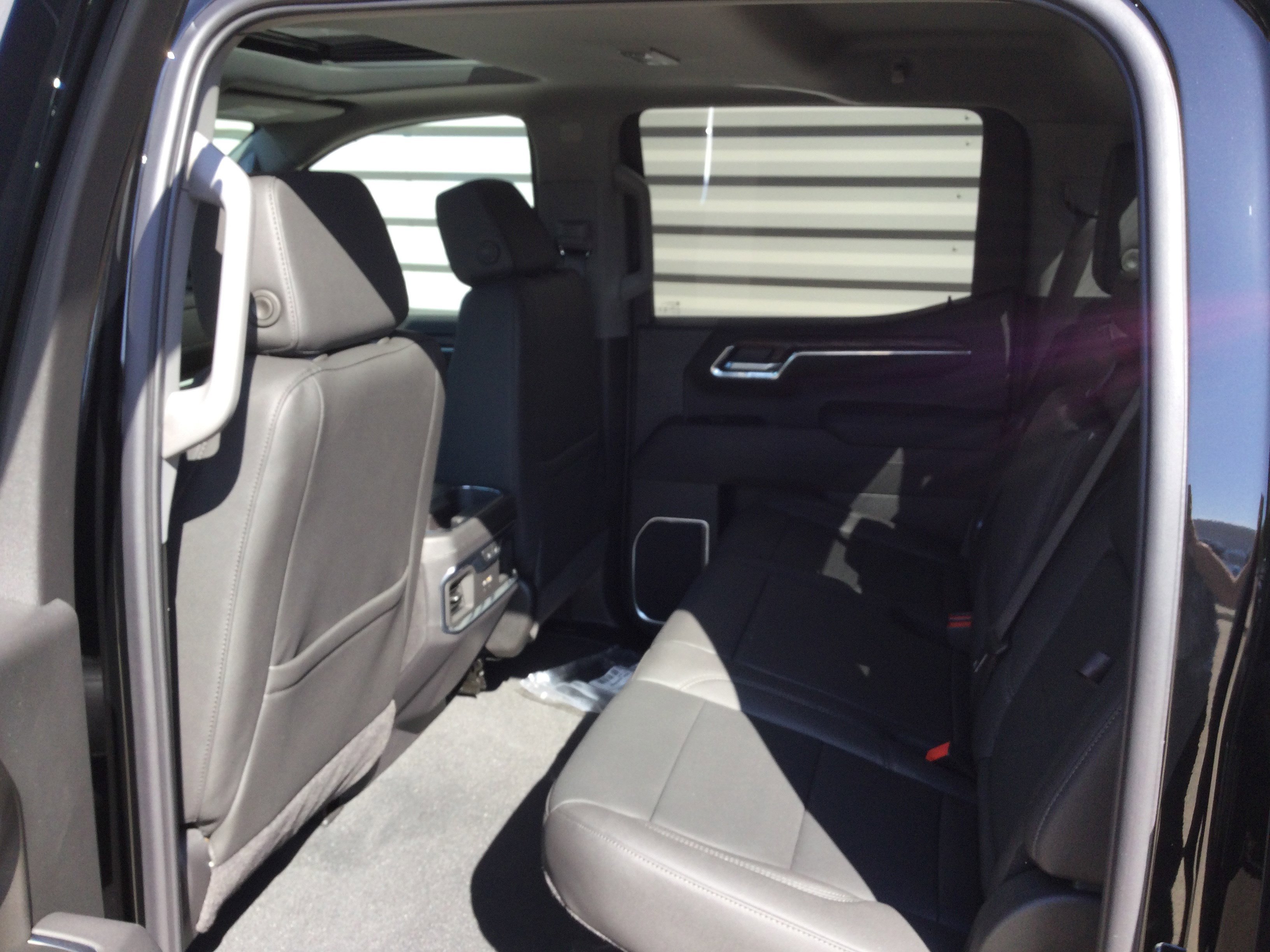 New 2026 GMC Sierra 1500 SLT w/ SLT Premium Package image 8