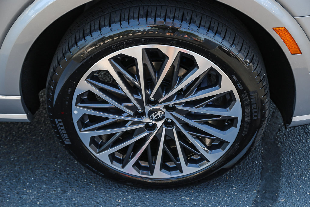 Certified 2026 Hyundai Palisade Calligraphy AWD/4WD image 9