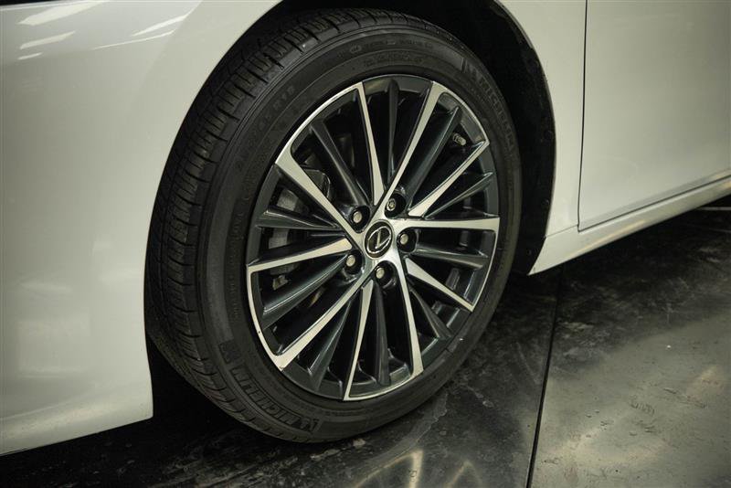 Used 2022 Lexus ES 350 w/ Premium Package FWD image 3