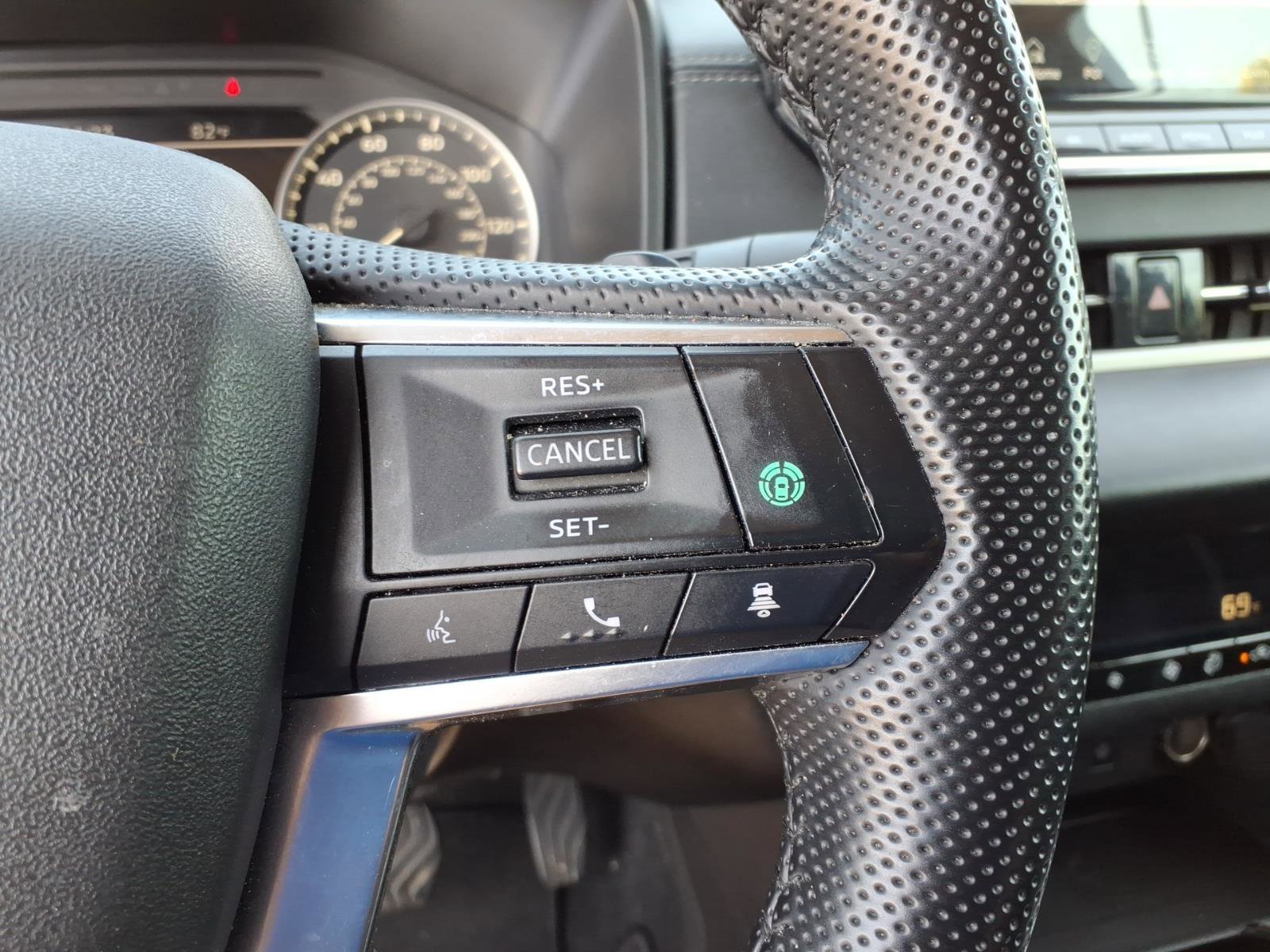Used 2024 Mitsubishi Outlander SE image 16