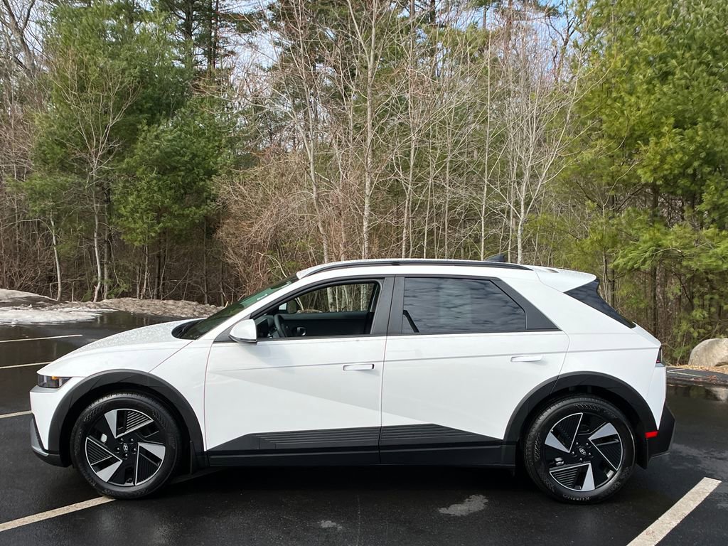 Used 2025 Hyundai Ioniq 5 SEL image 2