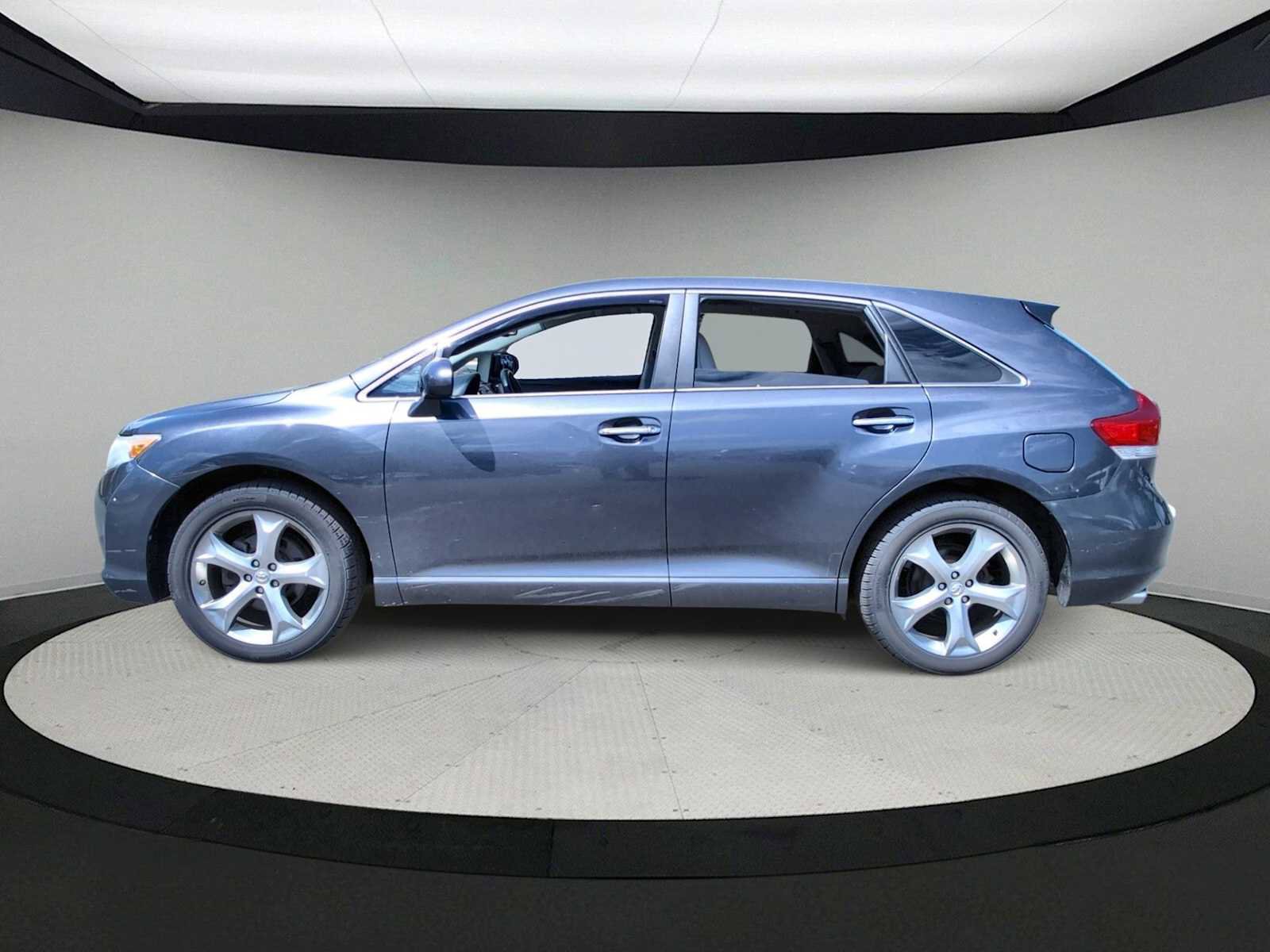 Used 2011 Toyota Venza AWD w/ Comfort Pkg image 5