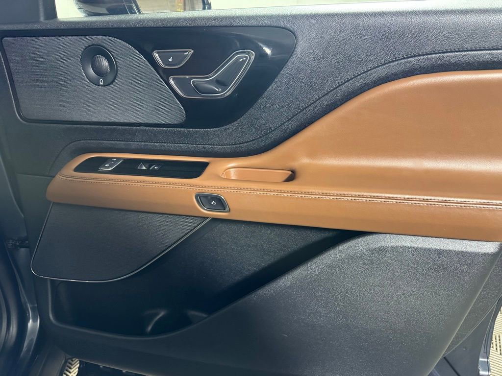 Certified 2023 Lincoln Aviator Grand Touring w/ Equipment Group 301A image 16