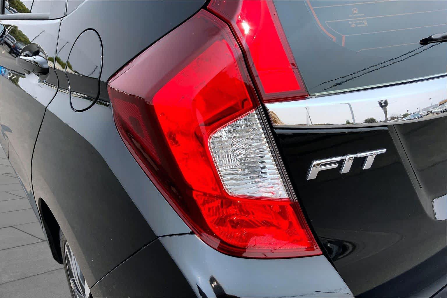 Used 2016 Honda Fit EX image 28
