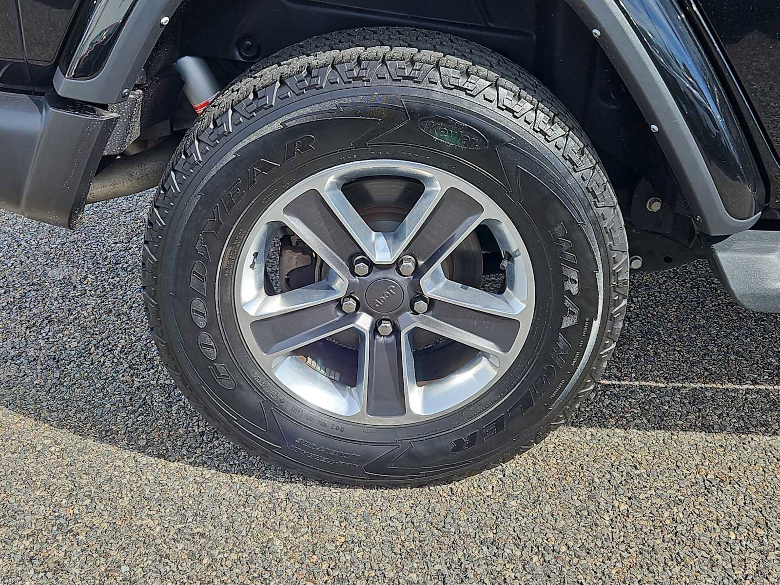 Used 2022 Jeep Wrangler Unlimited Sahara w/ LED Lighting Group image 9