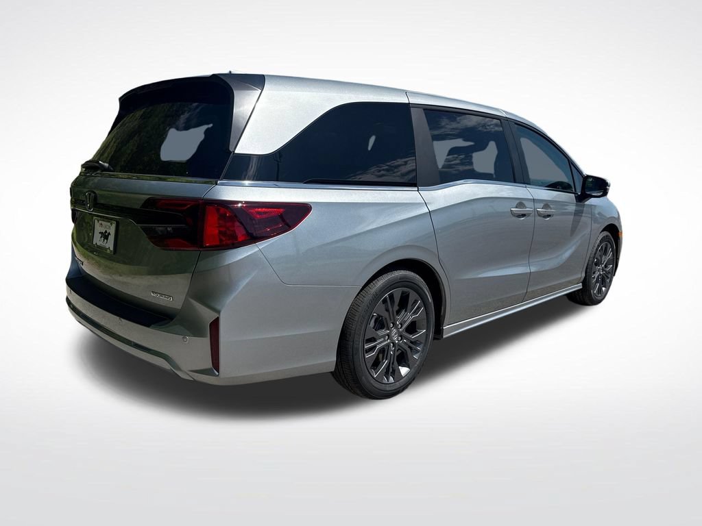 New 2026 Honda Odyssey Touring image 3