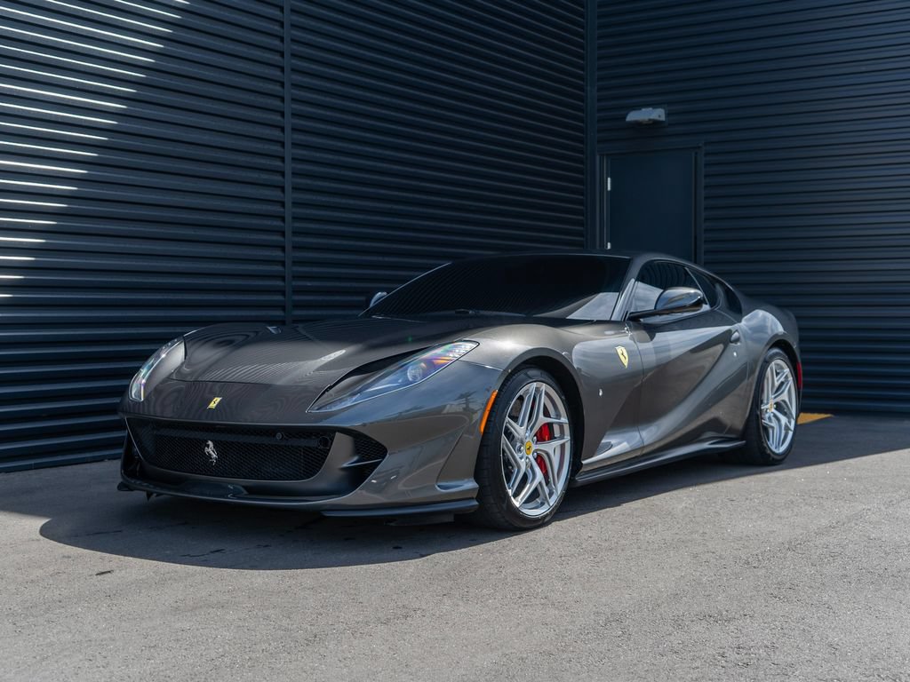 Used 2019 Ferrari 812 Superfast RWD image 1