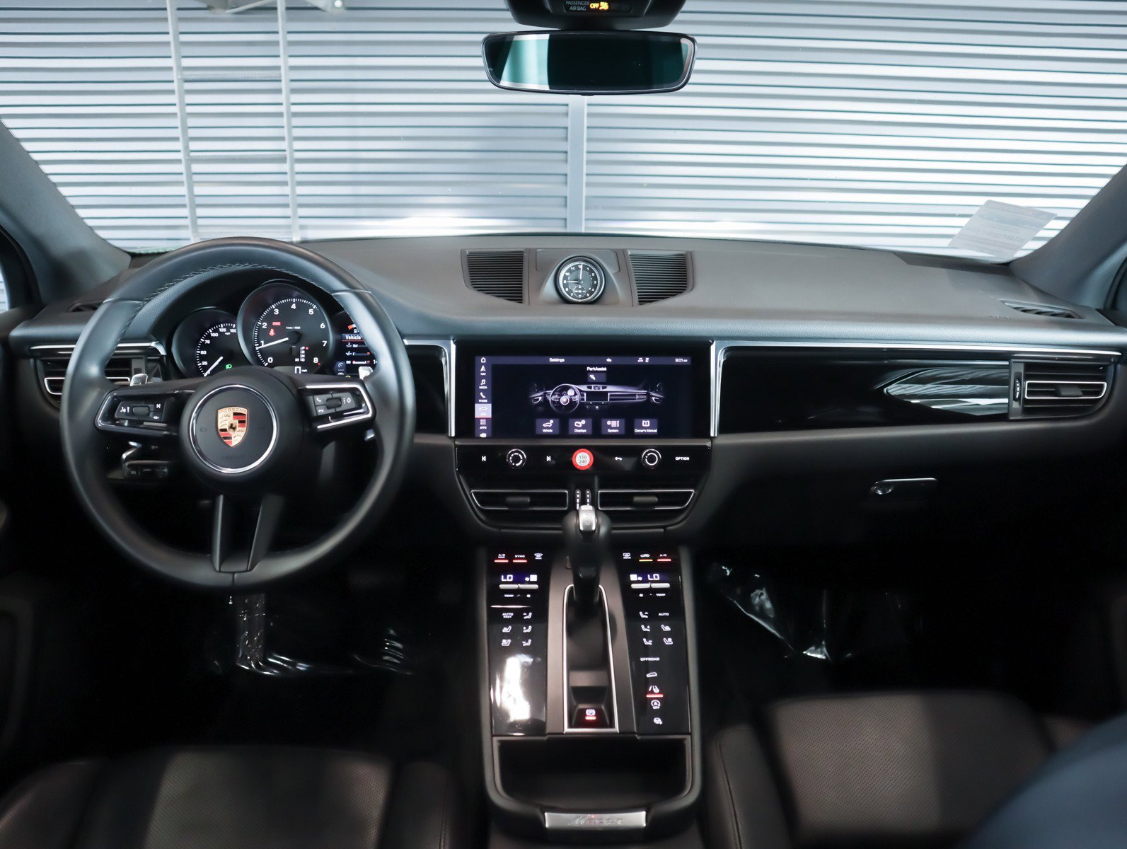 Certified 2022 Porsche Macan image 14