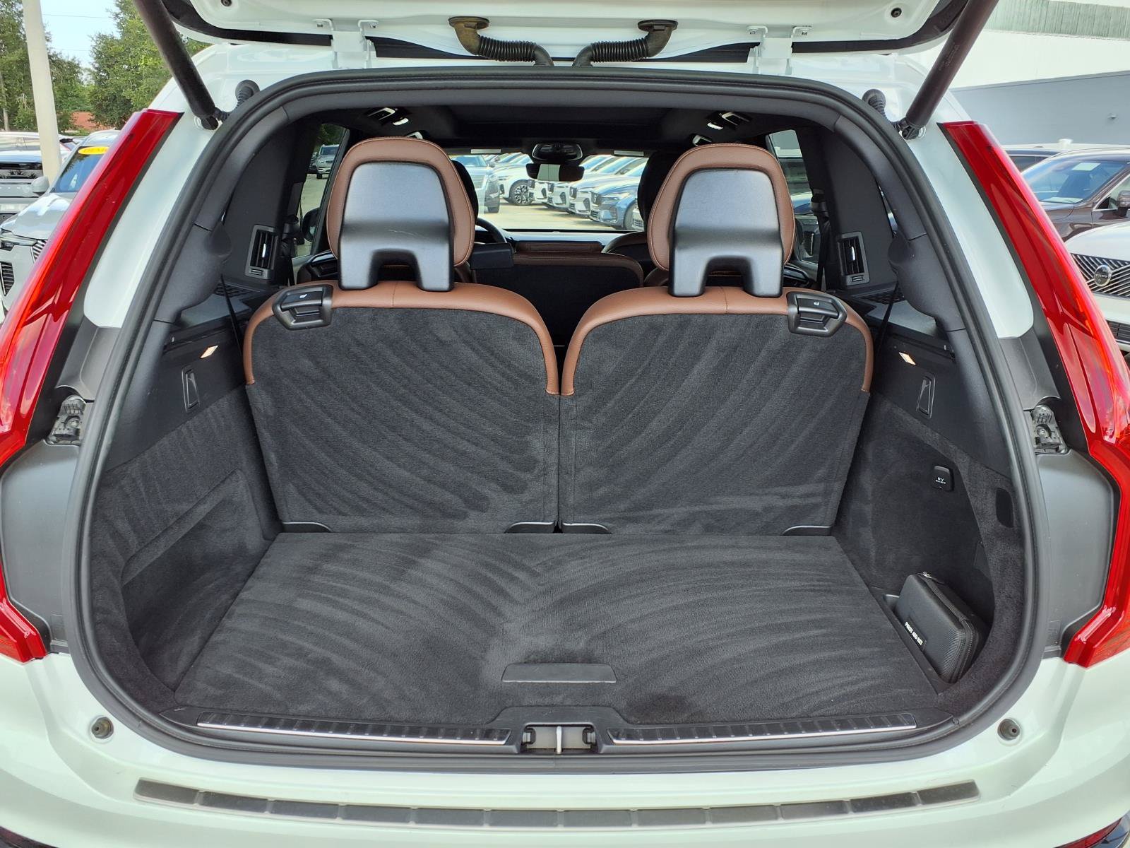 Certified 2023 Volvo XC90 T8 Plus w/ Protection Package Premier AWD/4WD image 18