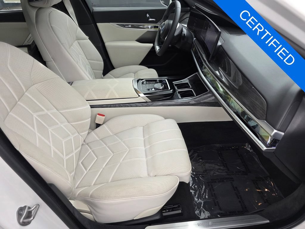 Certified 2023 BMW i7 xDrive60 AWD/4WD image 28