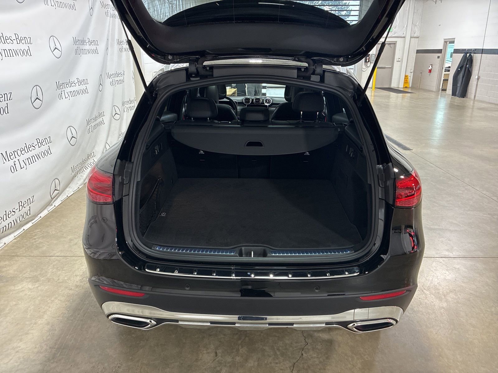 Used 2025 Mercedes-Benz GLC 300 GLC 300 image 5