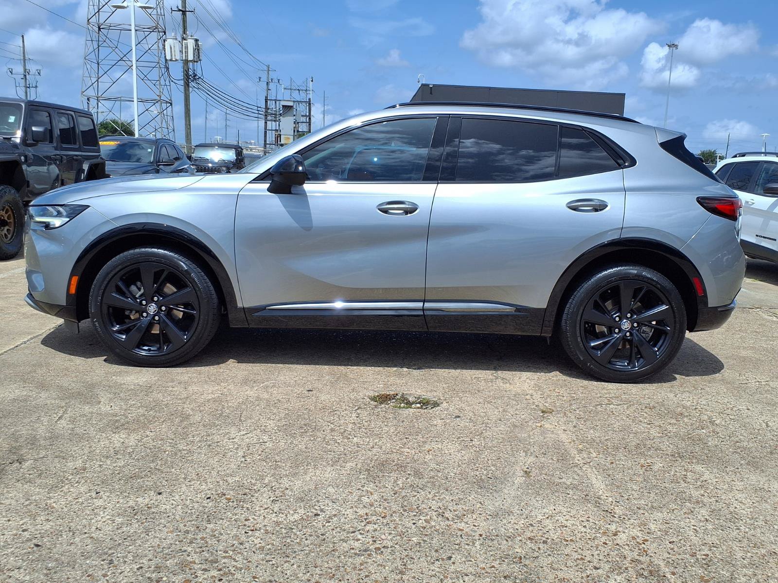 Used 2023 Buick Envision Essence w/ Sport Touring Package FWD image 25