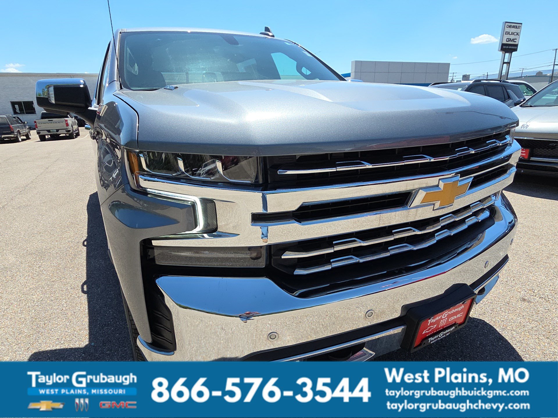Used 2021 Chevrolet Silverado 1500 LTZ w/ Z71 Off-Road Package AWD/4WD image 13