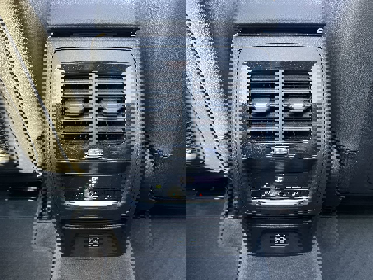 Certified 2024 BMW X3 sDrive30i w/ M Sport Package image 30