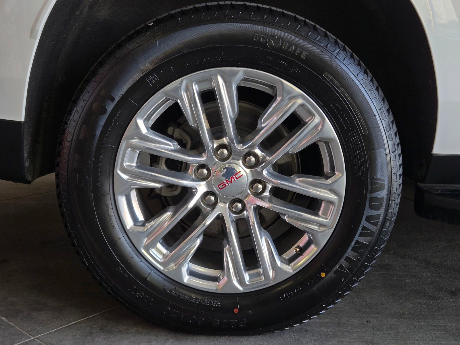 Used 2024 GMC Yukon XL SLT image 5