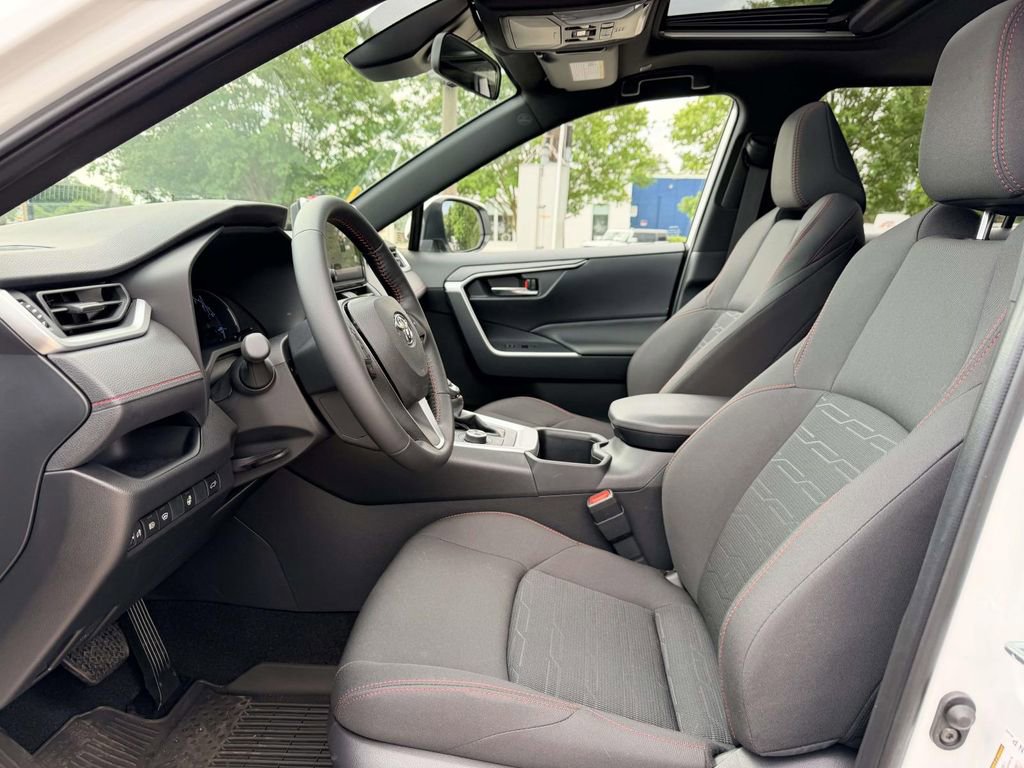 Used 2025 Toyota RAV4 SE w/ Weather & Moonroof Package AWD/4WD image 19