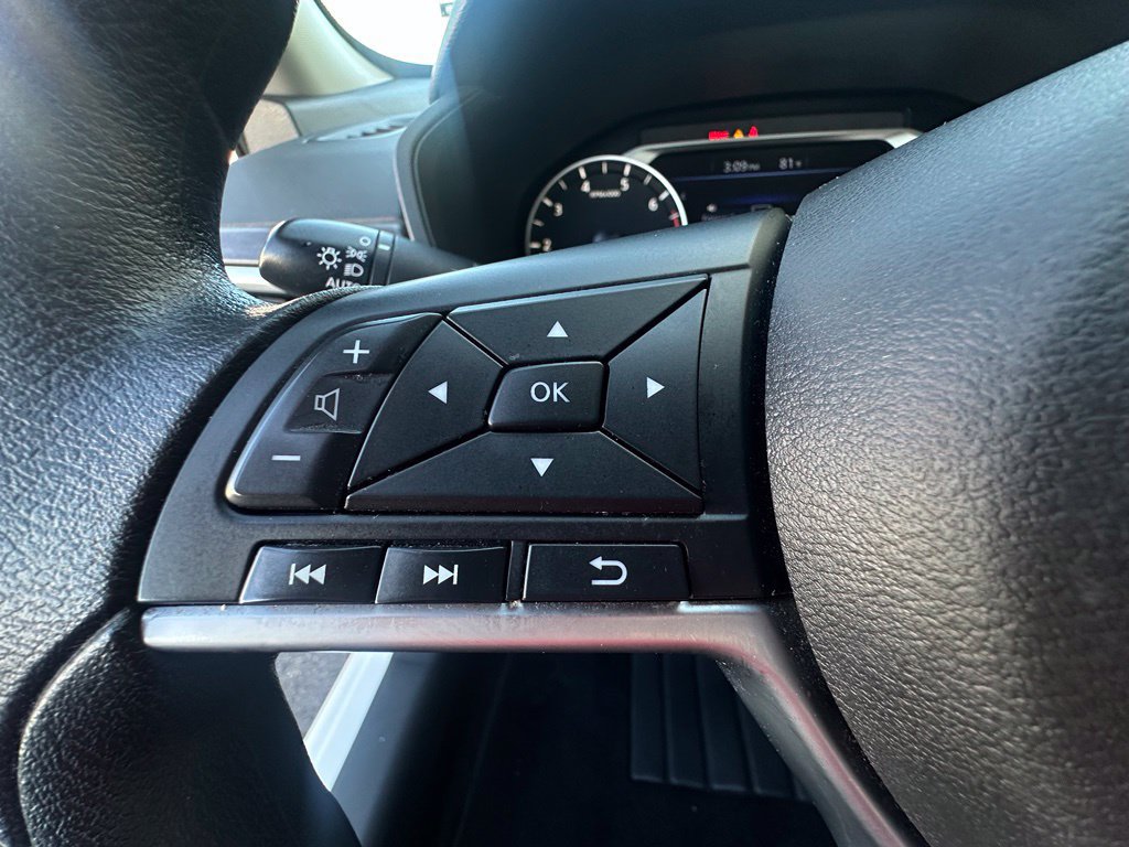 Used 2025 Nissan Altima 2.5 SV FWD image 17