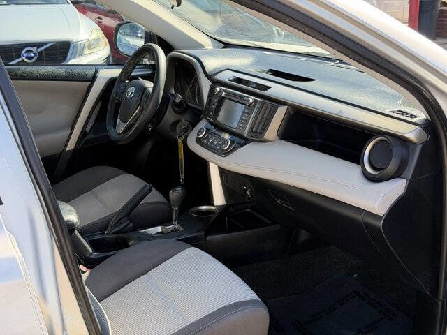 Used 2015 Toyota RAV4 XLE image 20
