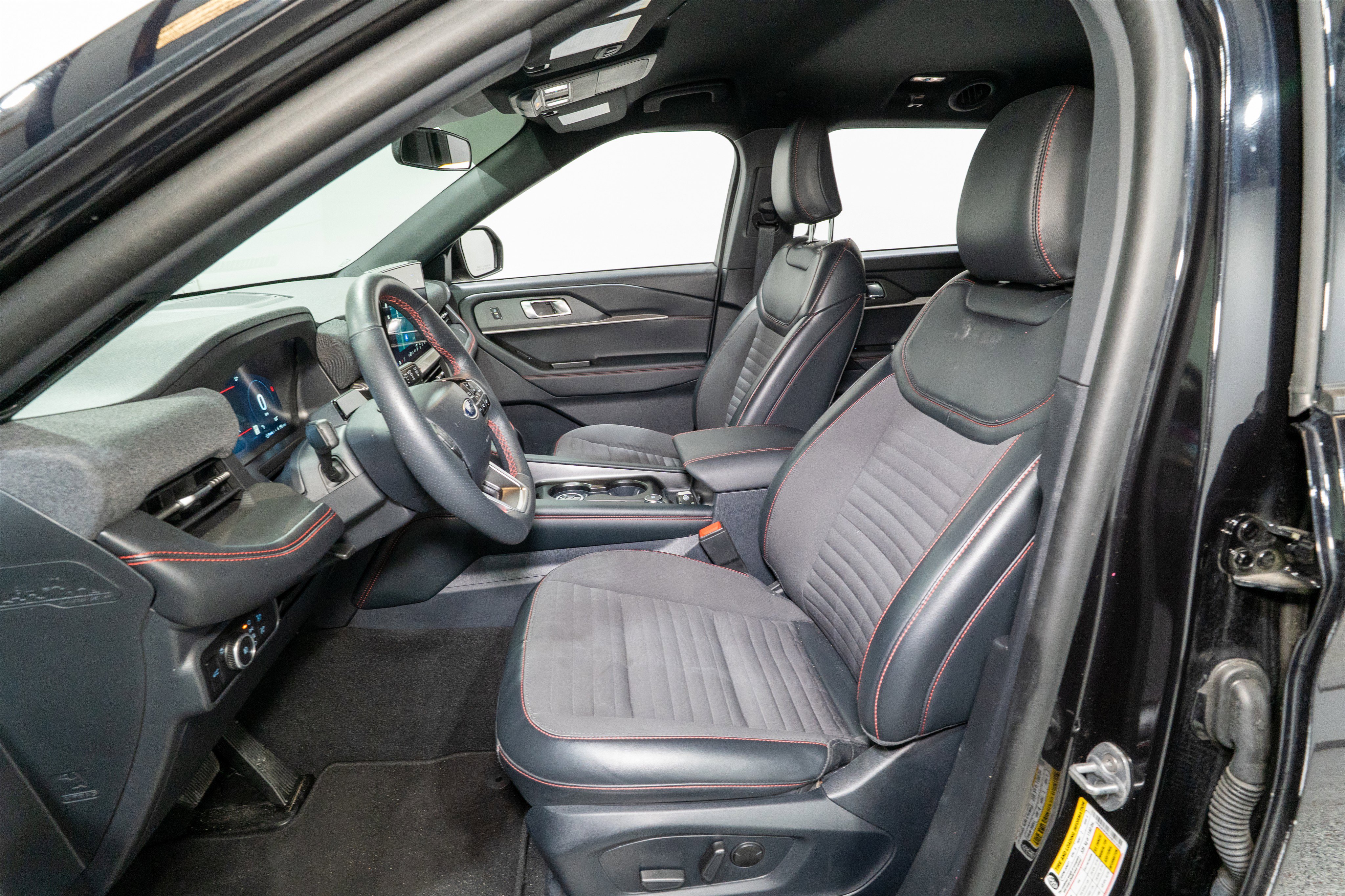 Used 2025 Ford Explorer ST-Line image 15