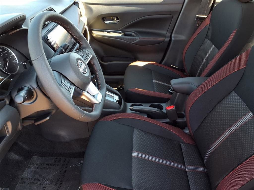 New 2025 Nissan Versa SR w/ Trunk Package image 15