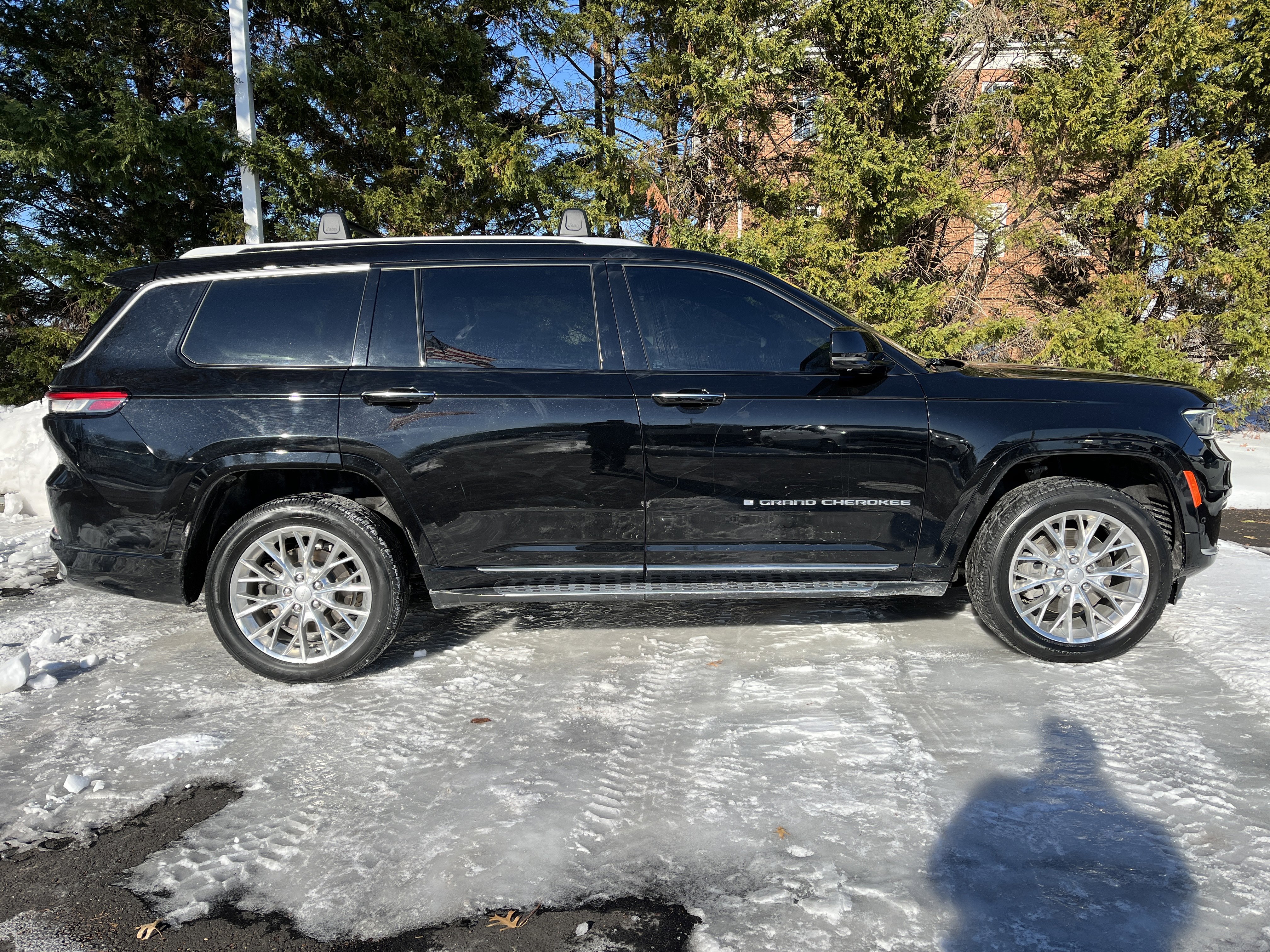 Used 2021 Jeep Grand Cherokee L Summit w/ Luxury Tech Group V image 11