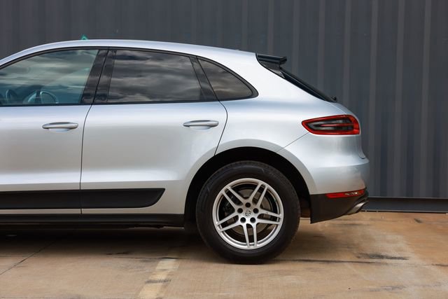 Used 2017 Porsche Macan AWD/4WD image 29