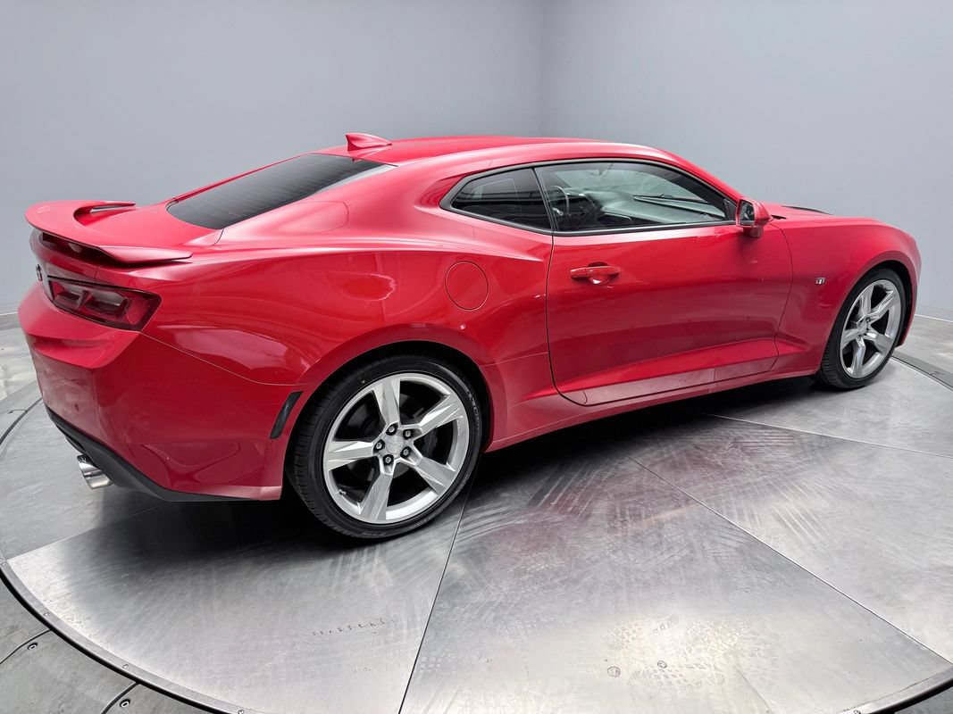 Used 2016 Chevrolet Camaro SS RWD image 5