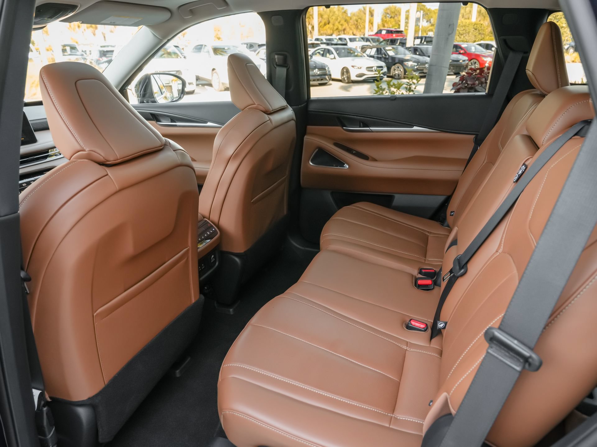 Used 2023 INFINITI QX60 Sensory w/ Vision Package AWD/4WD image 33