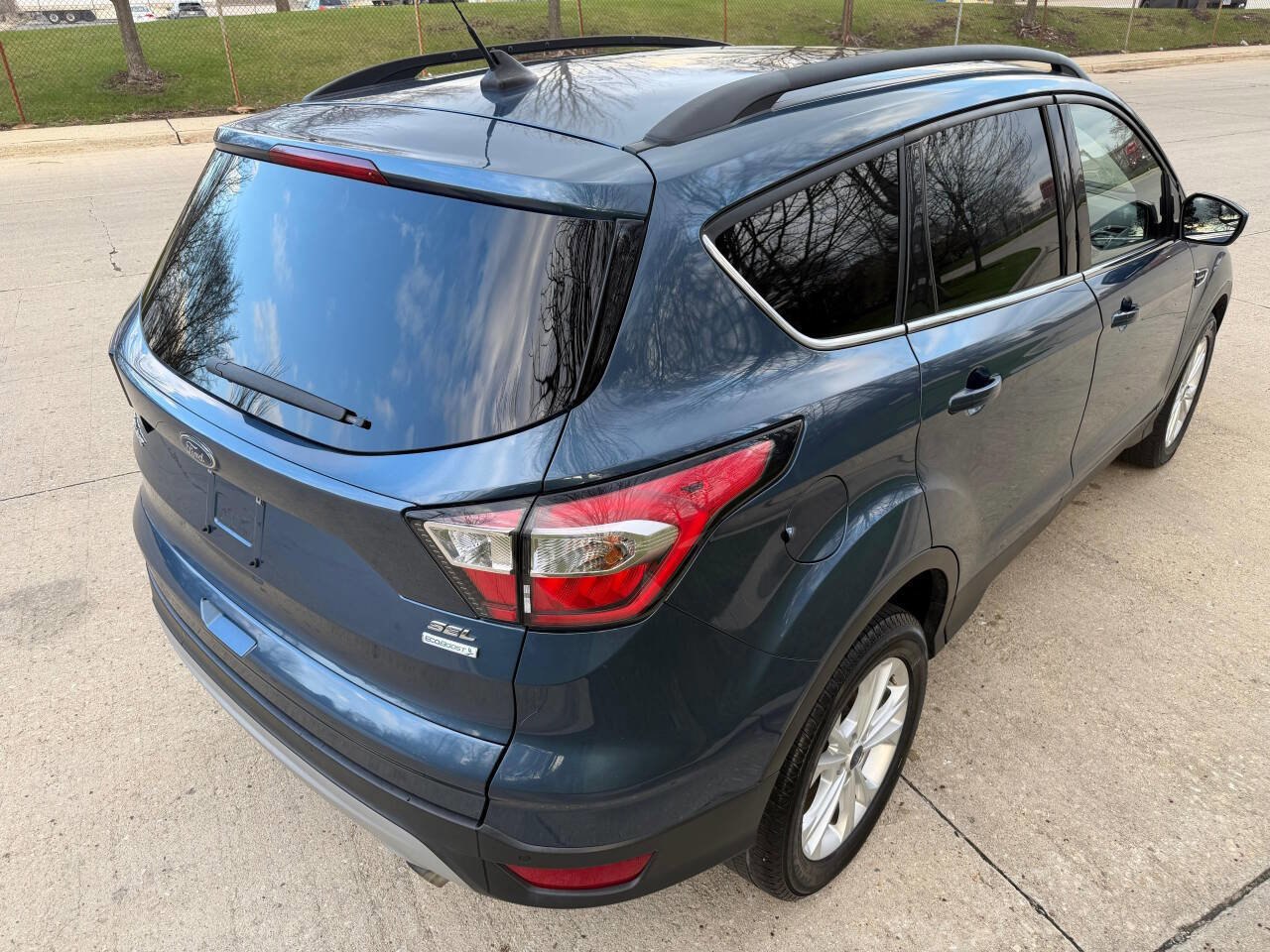 Used 2018 Ford Escape SEL image 16