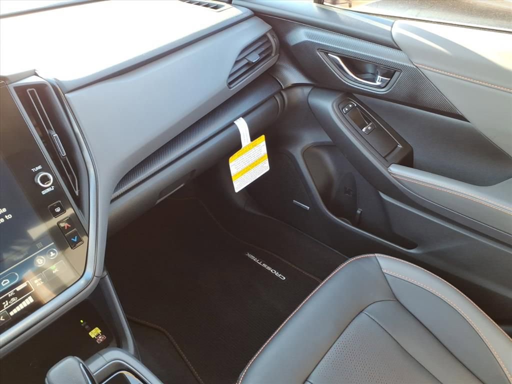 Used 2025 Subaru Crosstrek 2.5i Limited w/ Crosstrek Mirror Package image 30