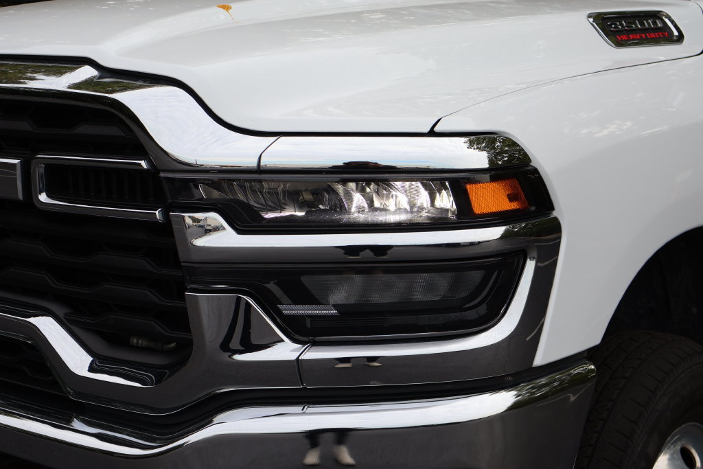 Used 2025 RAM 3500 Tradesman AWD/4WD image 3