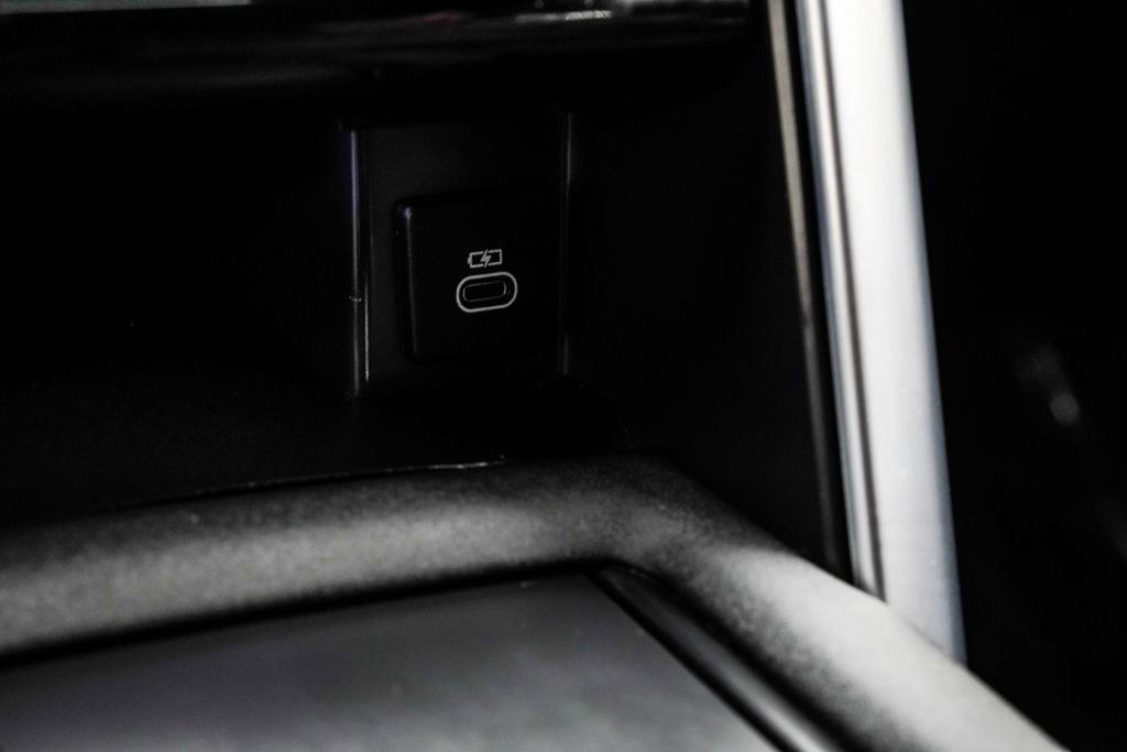 Used 2022 Land Rover Discovery HSE R-Dynamic image 28