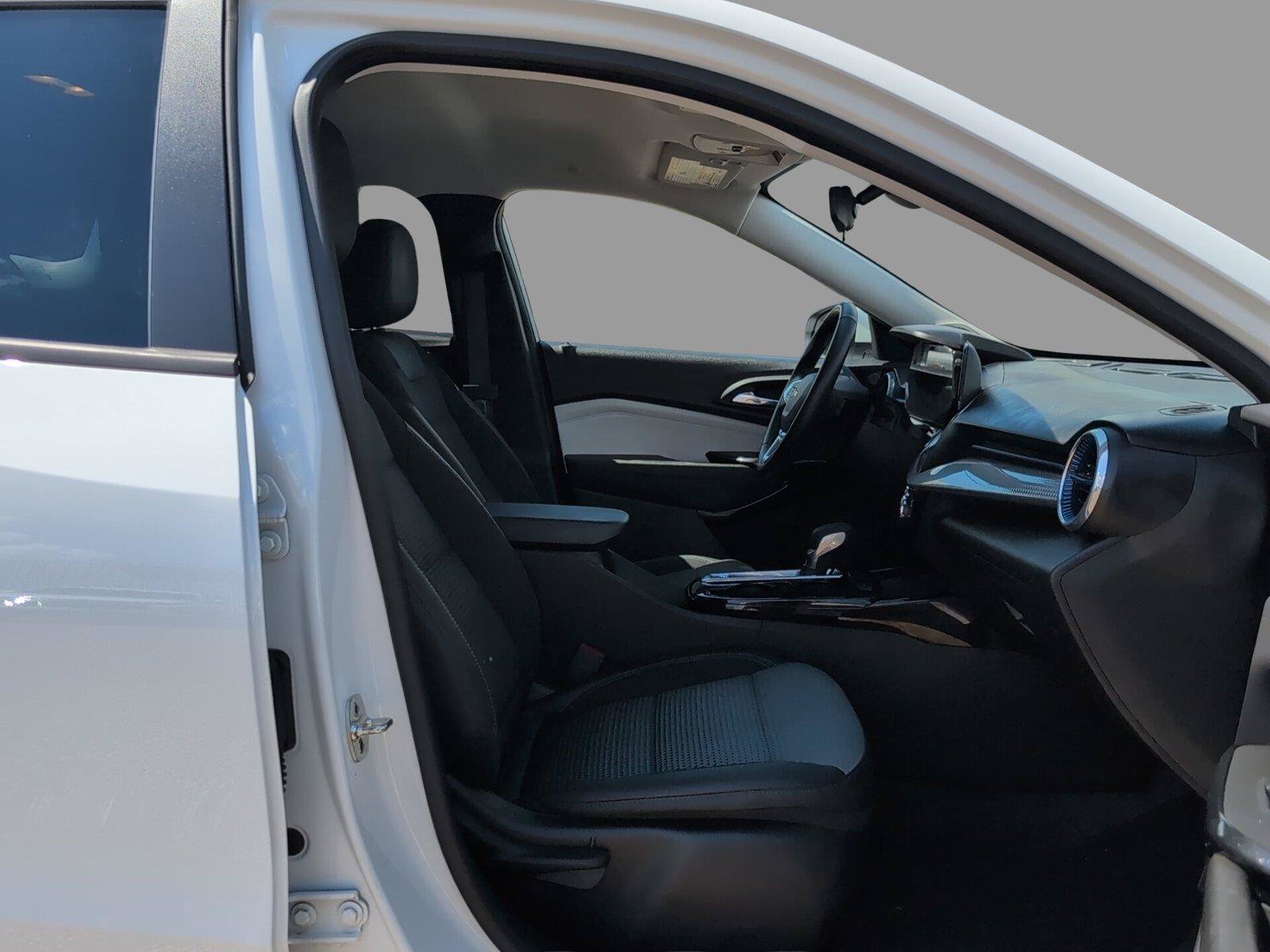 Certified 2025 Chevrolet Trax LT w/ Driver Confidence Package FWD image 17