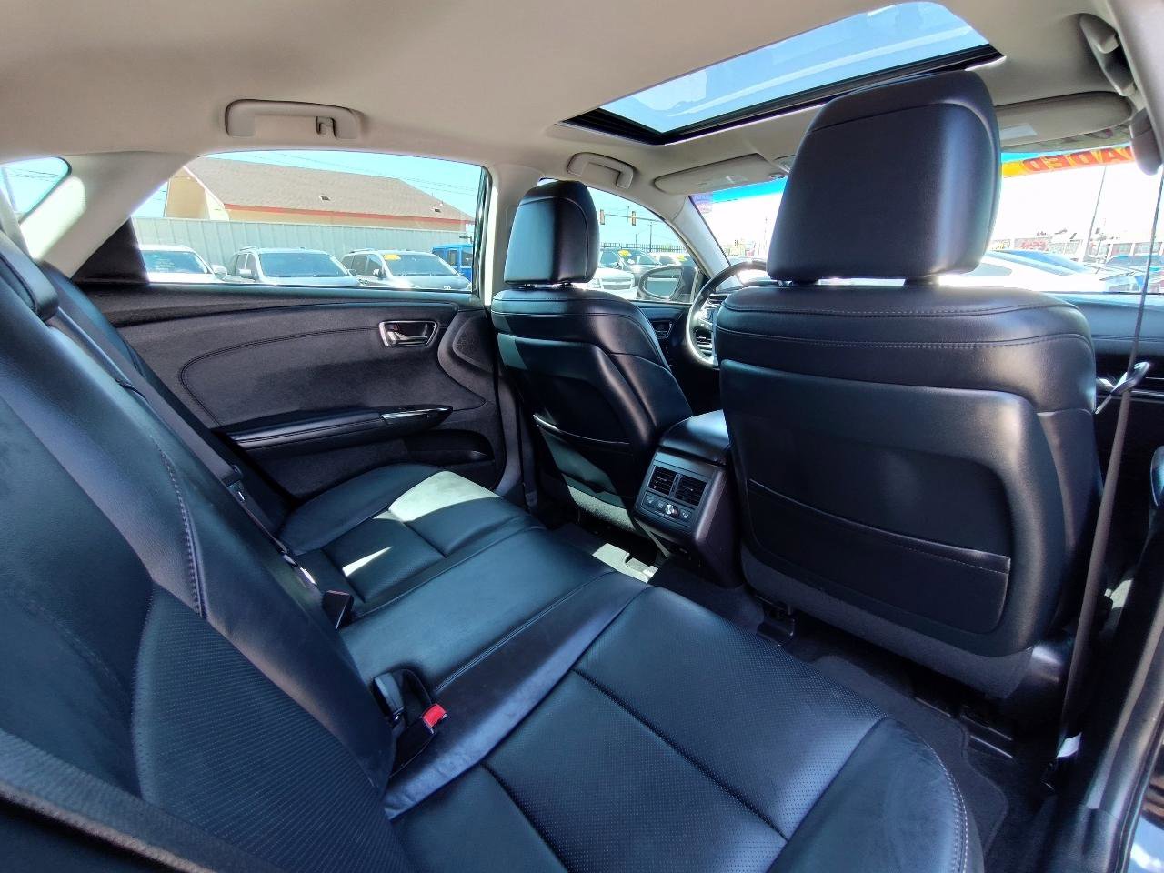 Used 2017 Toyota Avalon Limited FWD image 43