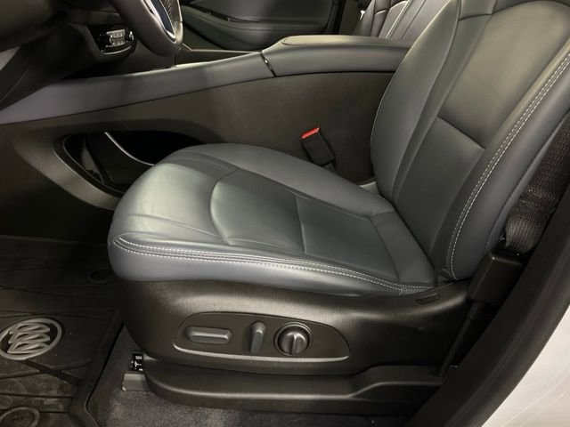 Used 2023 Buick Enclave Essence image 30