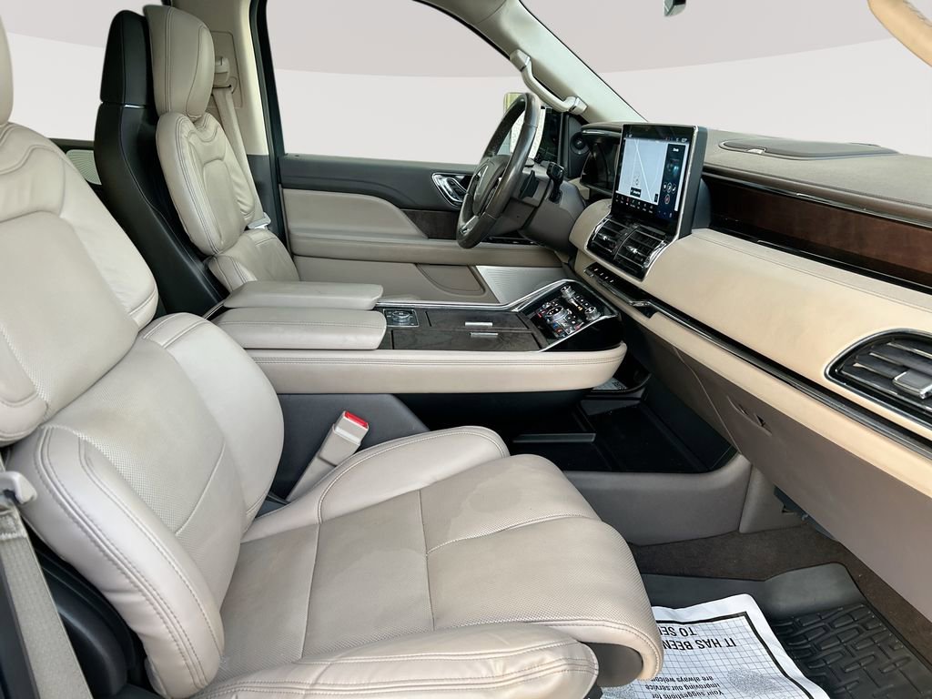 Used 2022 Lincoln Navigator L Reserve AWD/4WD image 31