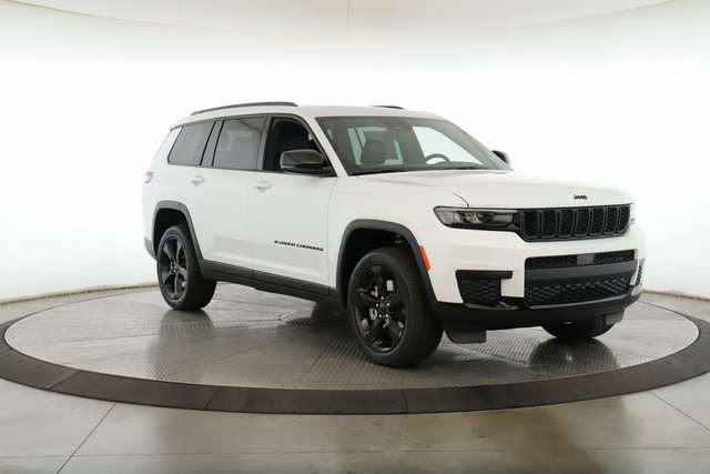 New 2025 Jeep Grand Cherokee L Altitude image 2