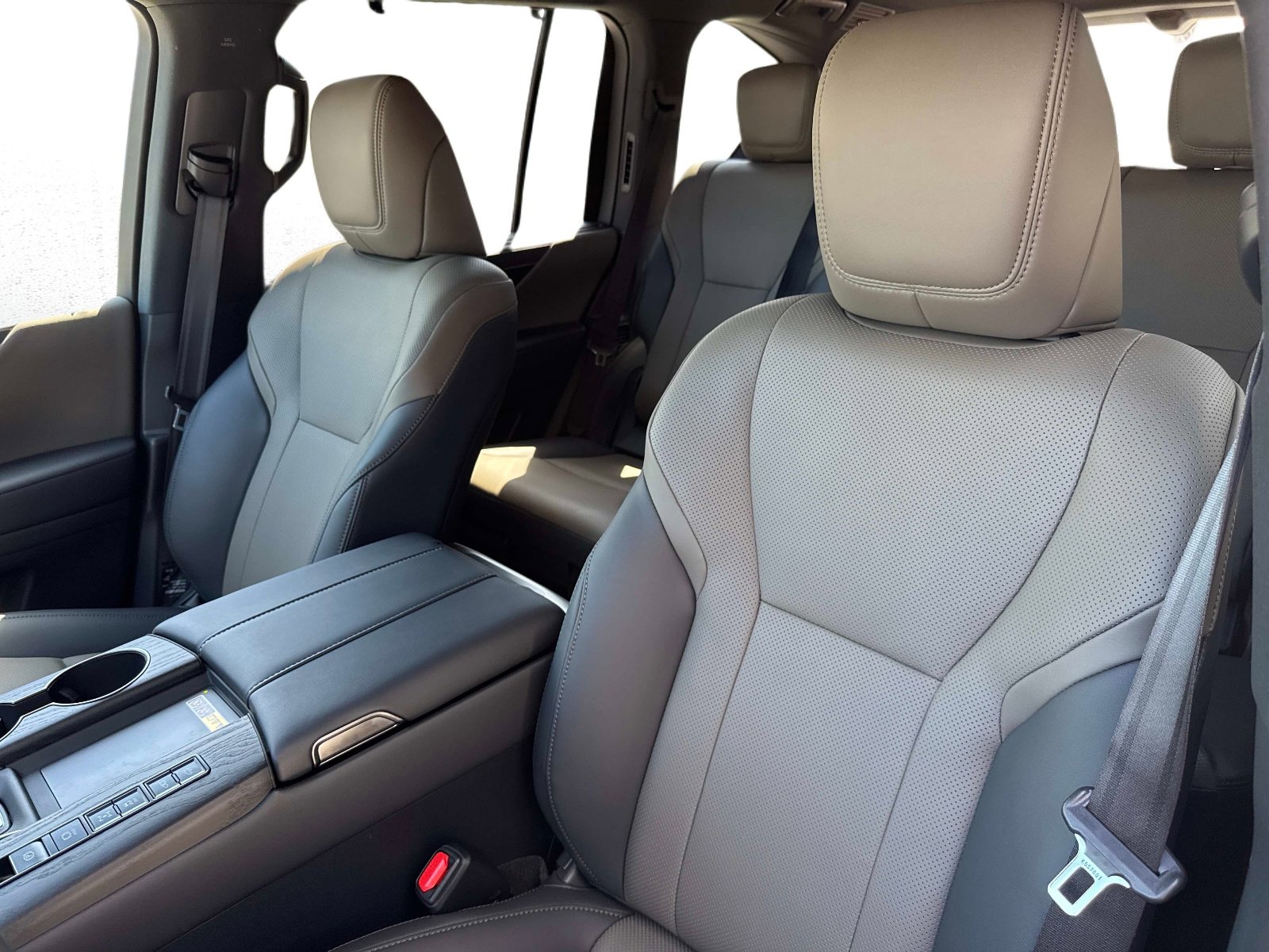 New 2025 Lexus LX 700h Overtrail image 22