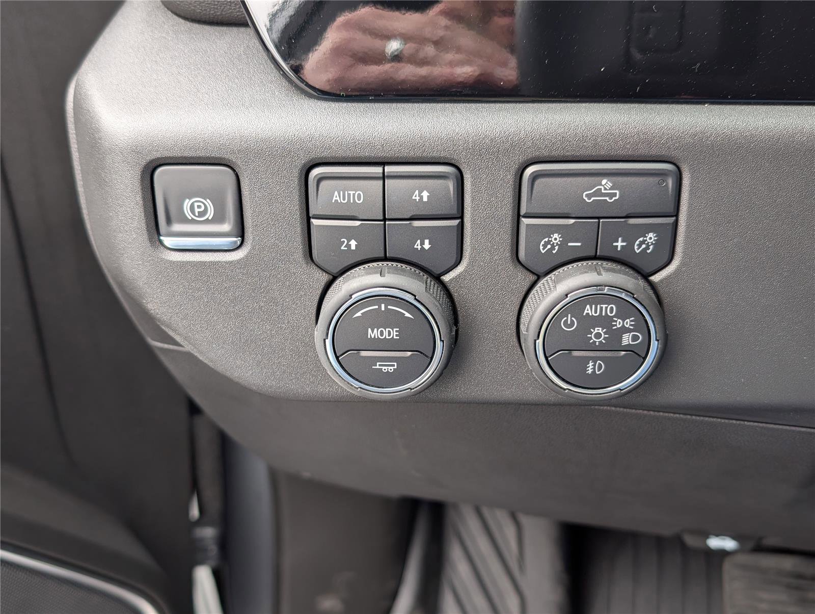 Used 2025 Chevrolet Silverado 1500 LT Trail Boss w/ Convenience Package II image 22