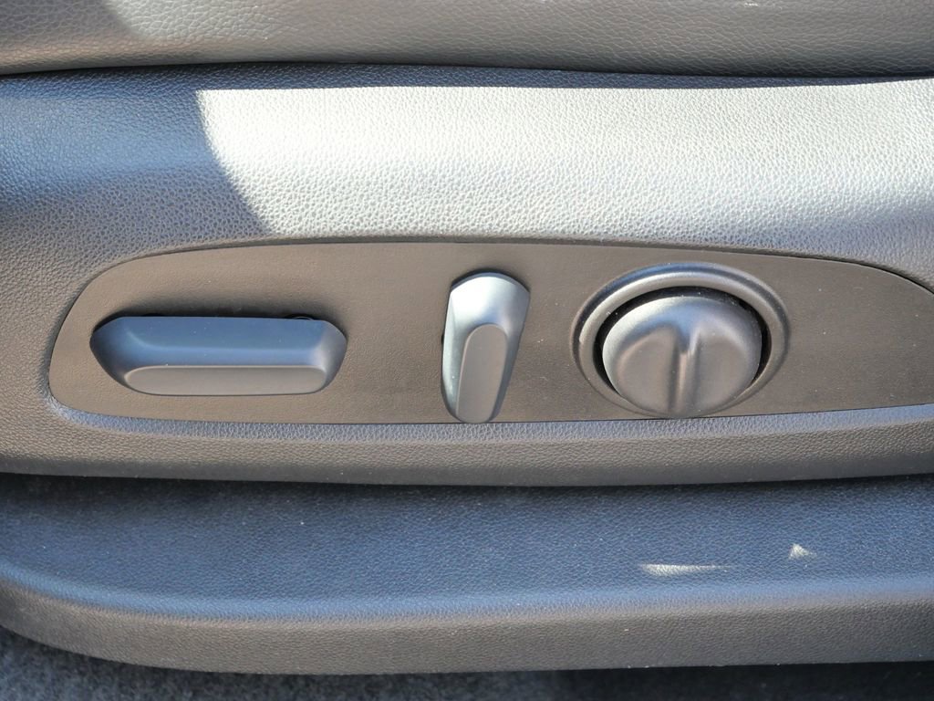 Used 2023 GMC Terrain SLT w/ Tech Package image 37