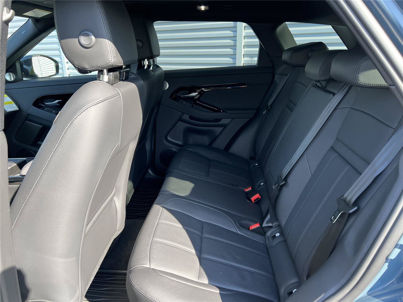 New 2026 Land Rover Range Rover Evoque Dynamic SE AWD/4WD image 9