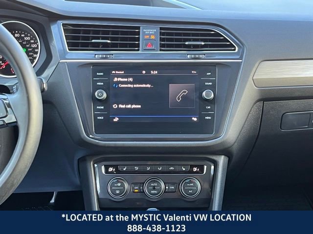 Used 2020 Volkswagen Tiguan SE image 16
