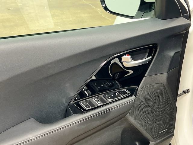Certified 2022 Kia Niro EX Premium image 18