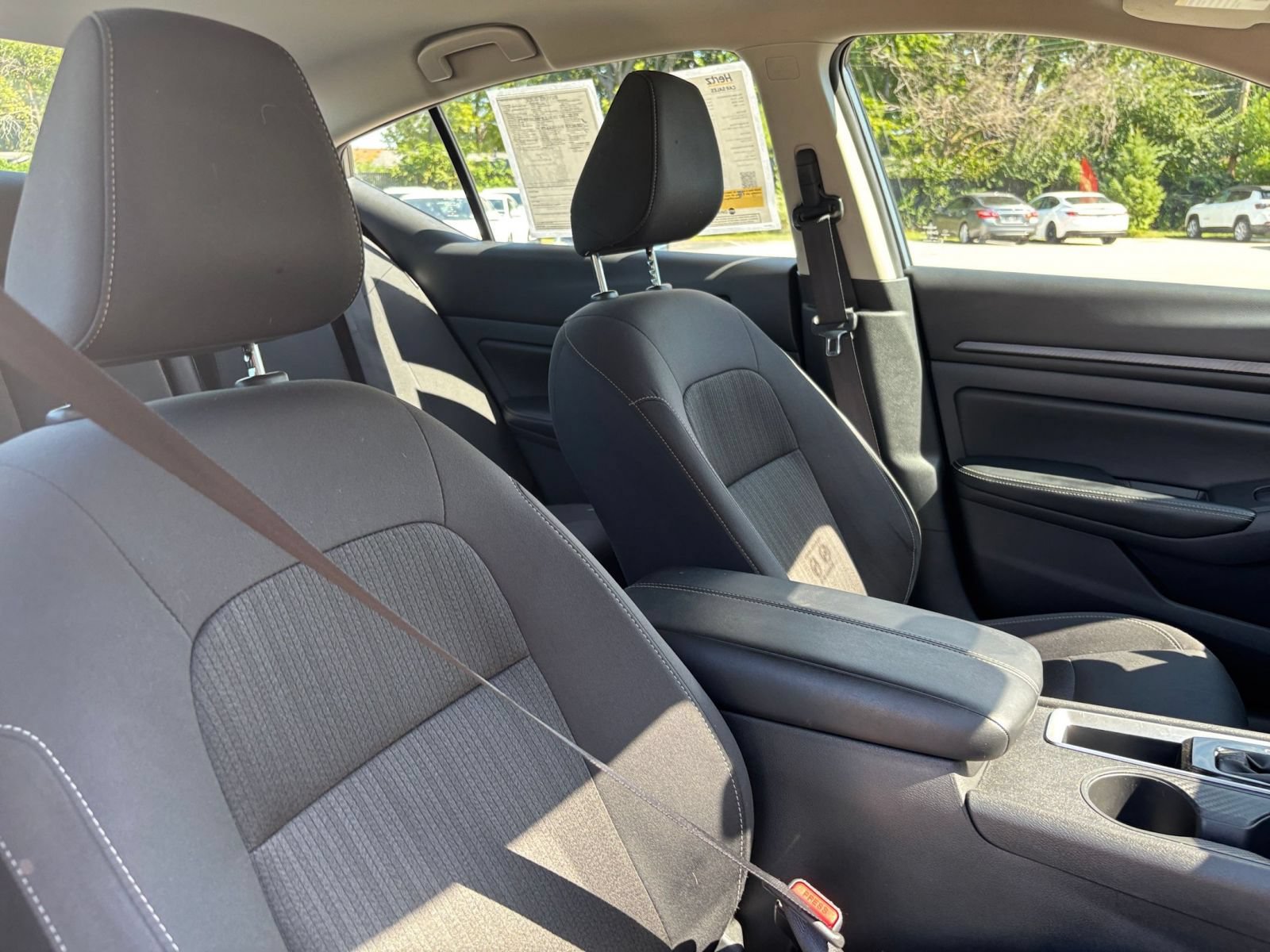 Used 2025 Nissan Altima 2.5 SV FWD image 35