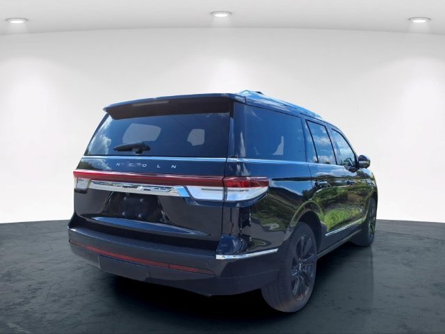 Used 2022 Lincoln Navigator Reserve AWD/4WD image 9