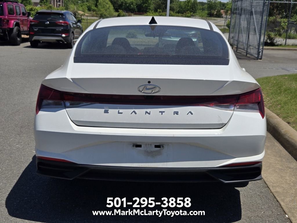 Used 2023 Hyundai Elantra SEL FWD image 4