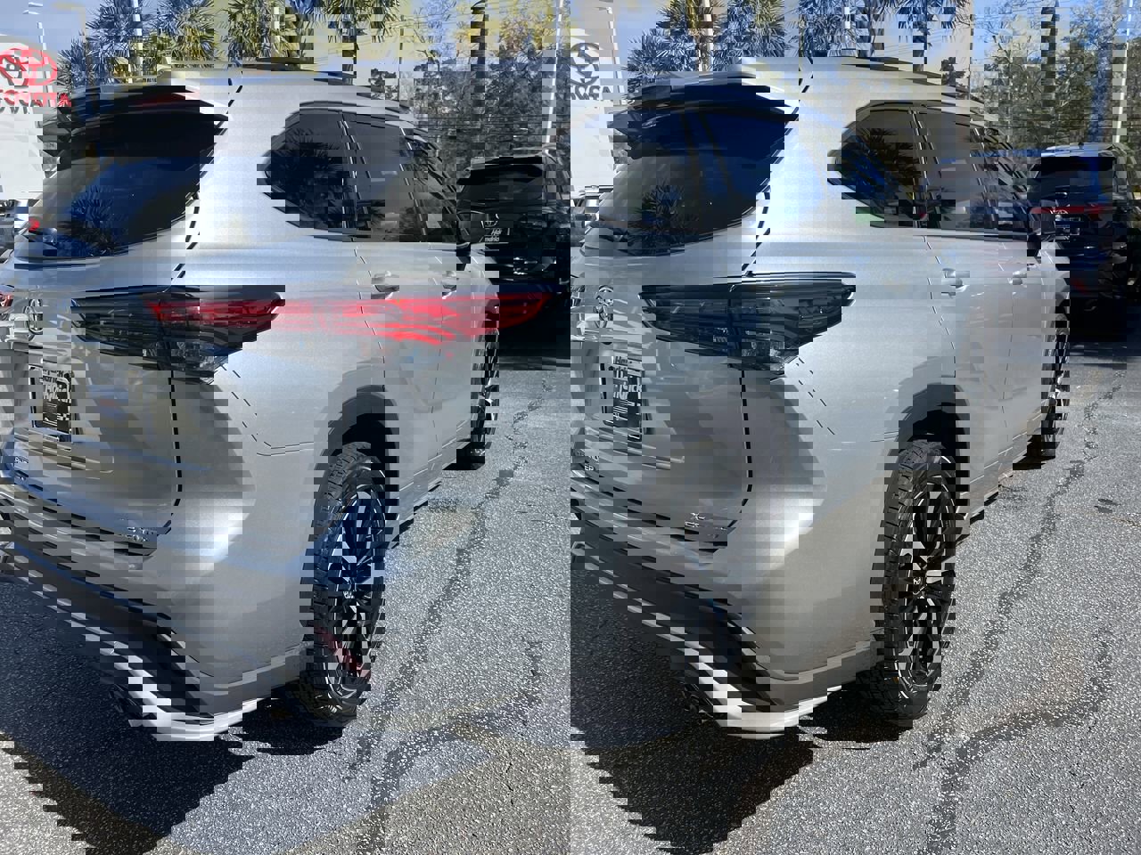 Used 2022 Toyota Highlander XSE image 10