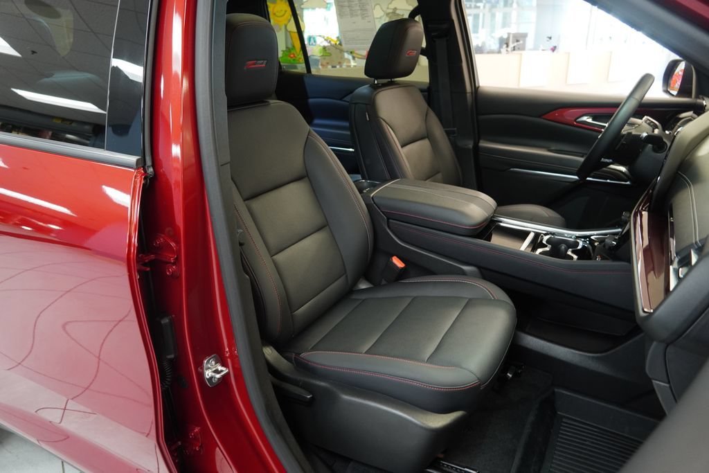 Certified 2025 Chevrolet Traverse Z71 w/ Driver Confidence Package AWD/4WD image 25