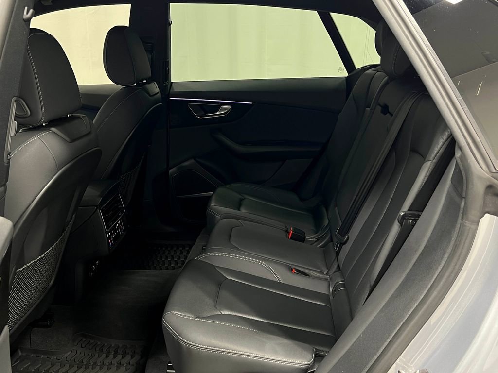 Used 2021 Audi Q8 Premium Plus w/ Premium Plus Package image 34