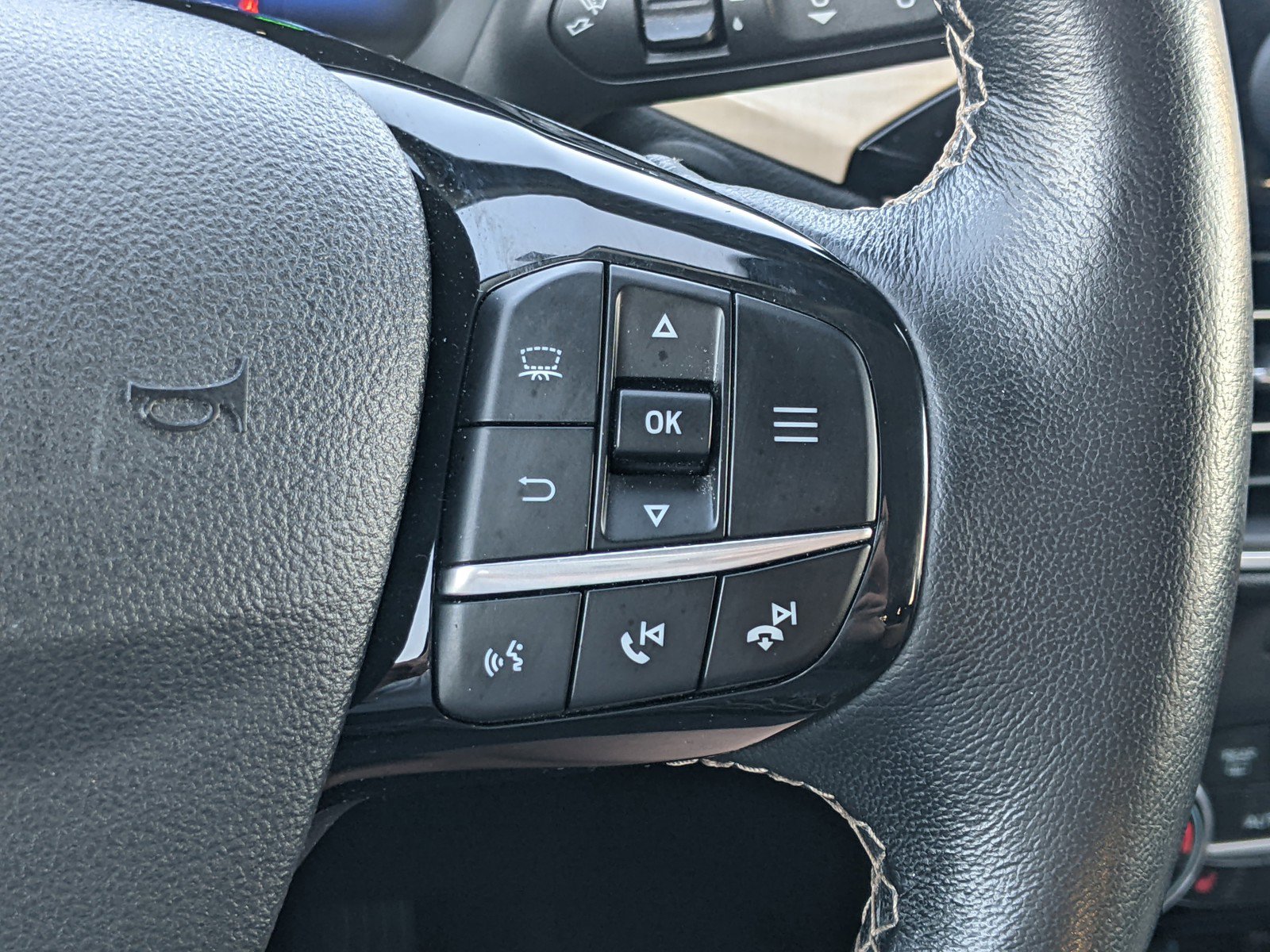 Used 2021 Ford Escape Titanium w/ Titanium Elite Package image 25